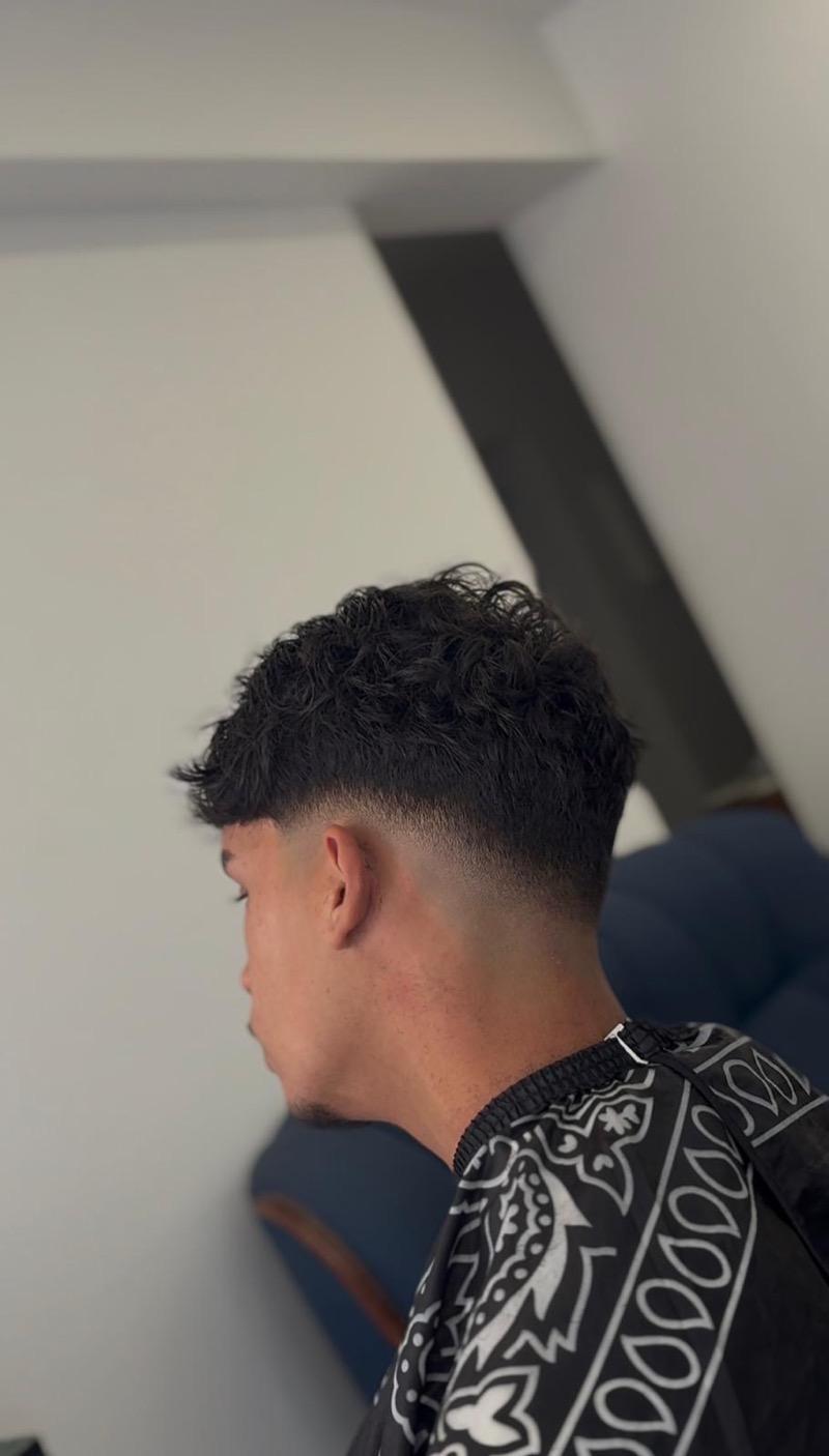 Corte clássico com contorno limpo na nuca